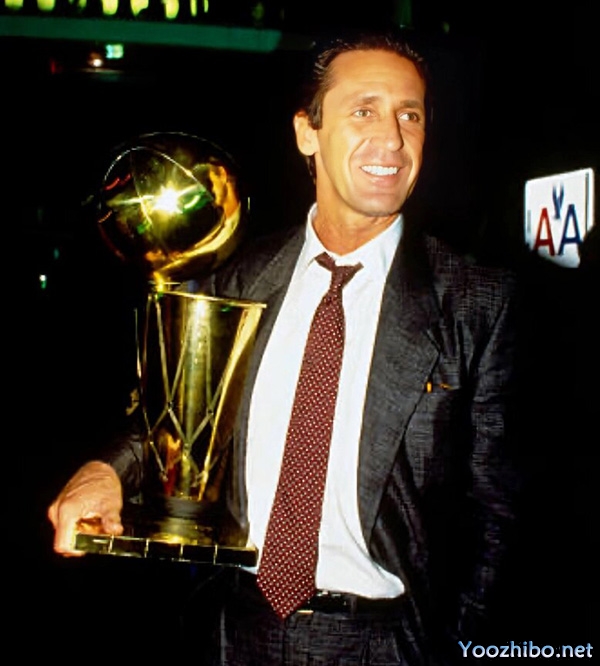 帕特-莱利：1989-90赛季的NBA最佳教练与<a href=/basketball/lakers/ target=_blank class=infotextkey>湖人</a>王朝的缔造者